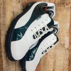 Ecco gold gore Tex women’s green low spiked cleats athletic